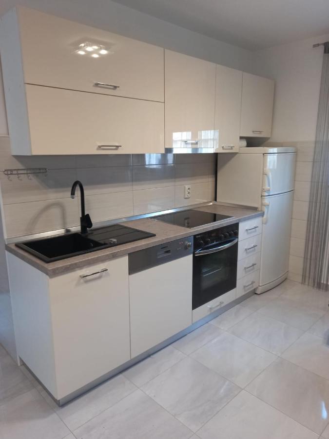 Leo Apartamento Vir Exterior foto