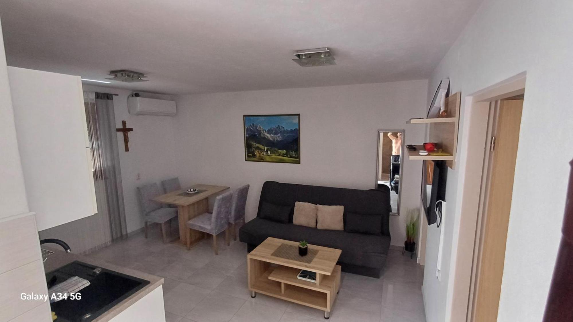 Leo Apartamento Vir Exterior foto